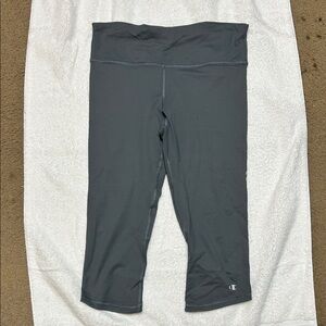 Champion Women’s Cropped  Gray Leggings
